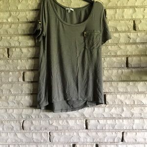 Women’s shirt